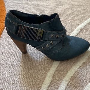 Cathy Van Zeeland Julian Ankle Boots